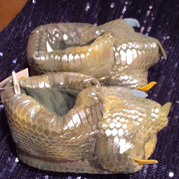 Toddlers dinosaur slippers new - Picture 4 of 4